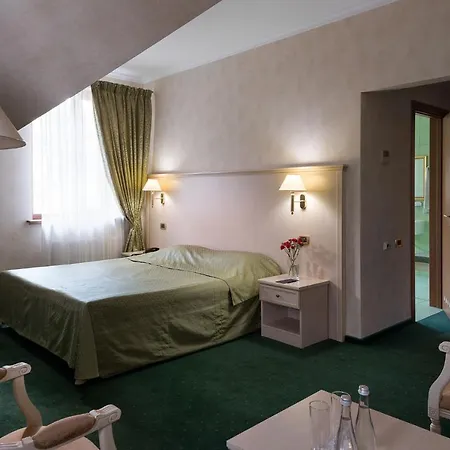 Onovo Dendra Hotel